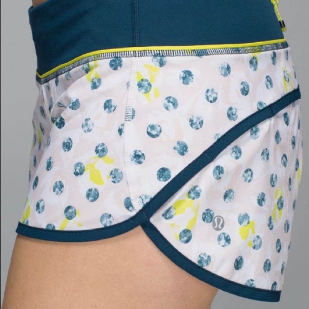 COPY - Lululemon women’s dotted speed short